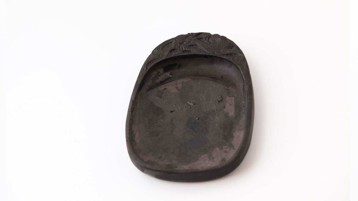 巧みの彫りと磨きが活きる赤間硯の【用と美】の魅力 ｜BECOS