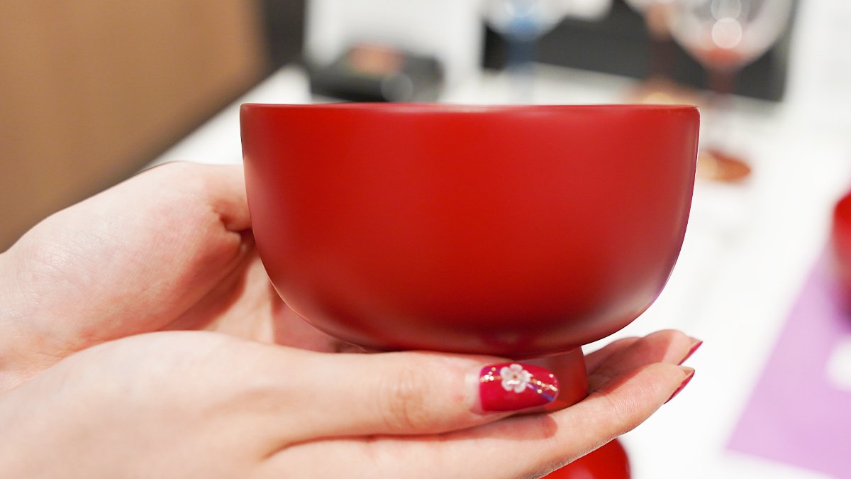 手にしっくりとなじみやすくつかいやすい！川連漆器の素朴であたたかな