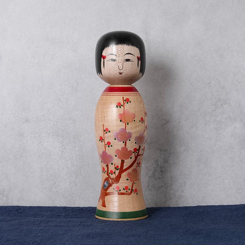 こけし｜蒔絵こけし (6寸) 梅模様 | 土湯伝統こけし |近野明裕 ｜BECOS