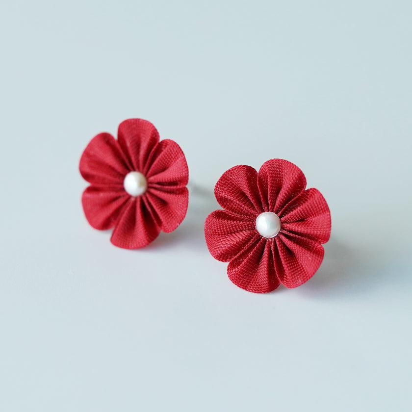 ピアス｜クロースフラワー 掻練 (かいねり) | つまみ細工 ｜BECOS