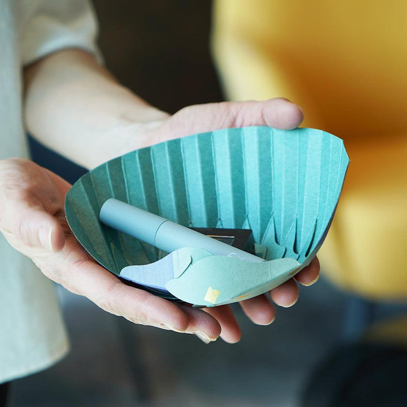 【折り紙トレイ】紙の貝殻椀 刷毛石青 | 加飾技法
