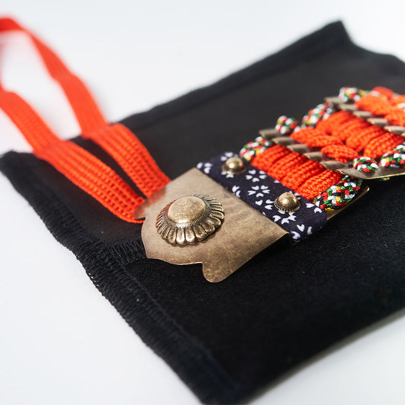 【お守り】錺小鎧® Mini 金古美色 朱赤糸縅 | 美術甲冑| Kyoto Armor