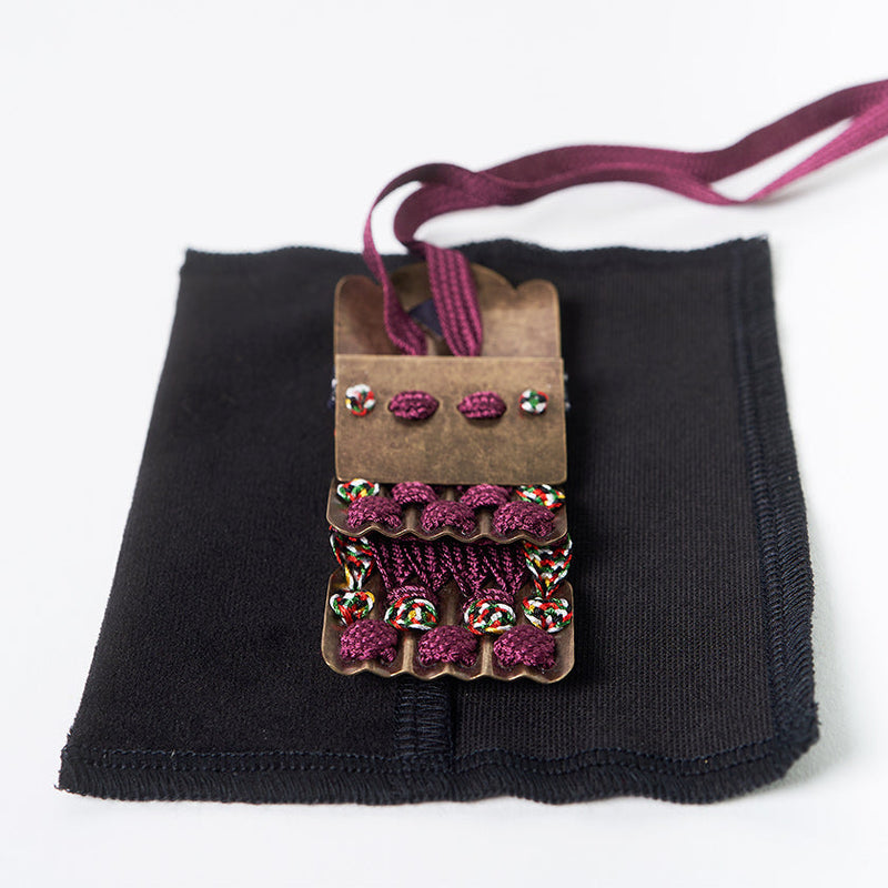 【お守り】錺小鎧® Mini 金古美色 紫糸縅 | 美術甲冑| Kyoto Armor