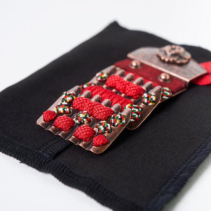 【お守り】錺小鎧® Mini 銅古美色 赤糸縅 | 美術甲冑| Kyoto Armor