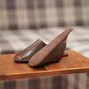 【スリッパ】Reela ワックスレザー ルームサボ(ダークブラウン)