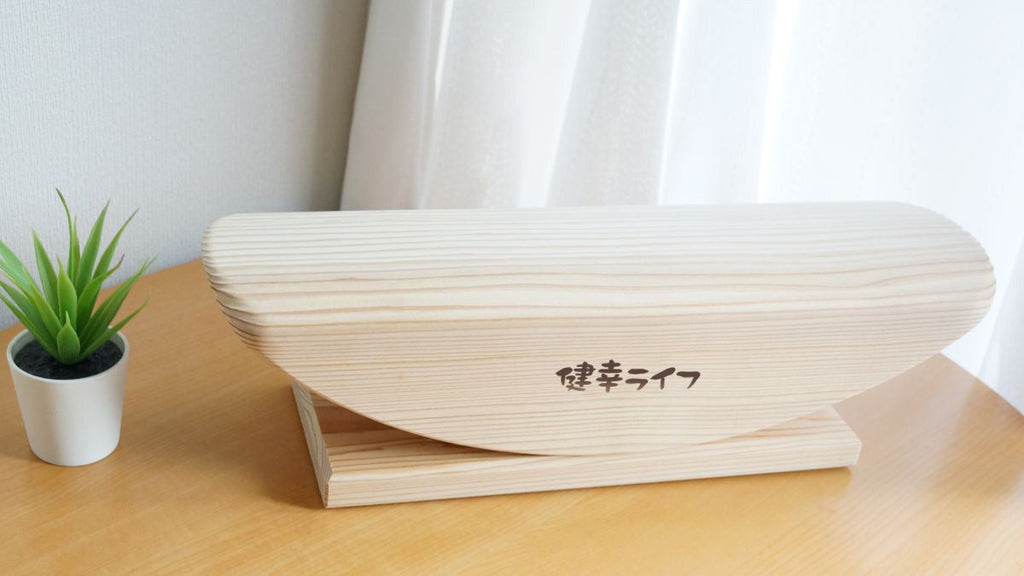 天然木が心地いい！座ったままラクに足運動できる健康グッズ ｜BECOS