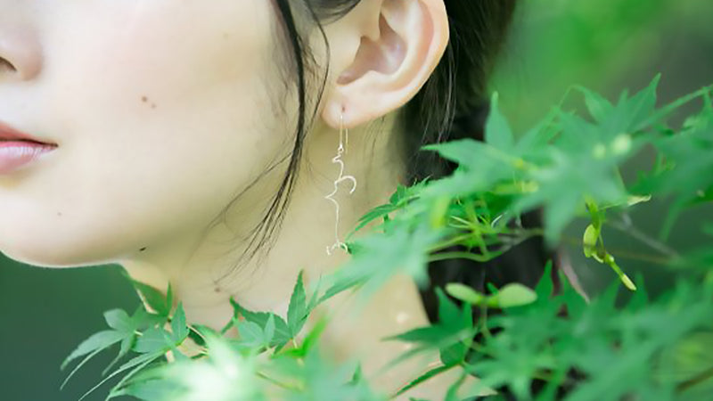 【新商品】"ひらがな"をアクセサリーに「SAORI KUNIHIRO｜書道」
