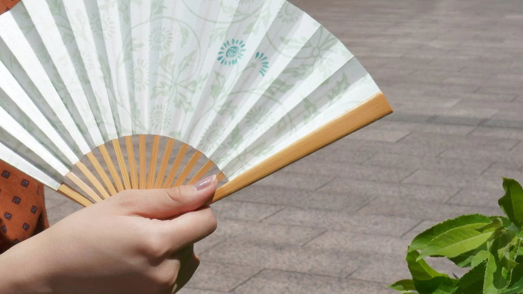 新商品】創業150年、老舗がつくるモダンな扇子「雲錦堂 深津扇子店