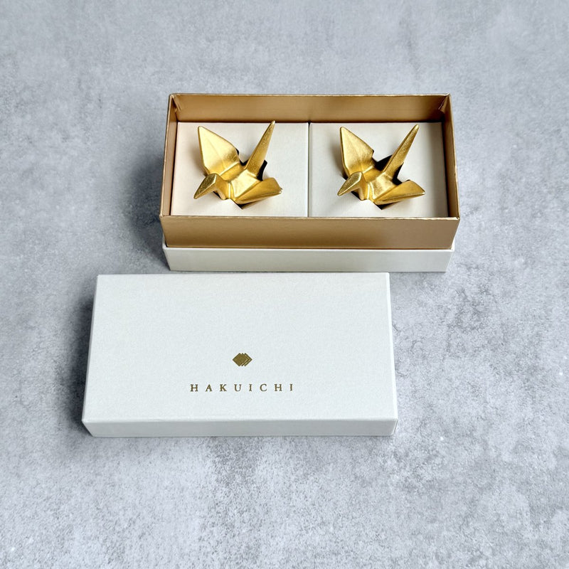 【新品・未使用】金の鶴　板金加工品　置物 2羽セット ケース入り　手作り　人気 箸置き｜吉祥 金の鶴箸置き 2個セット | 金沢箔 | 箔一 ｜BECOS
