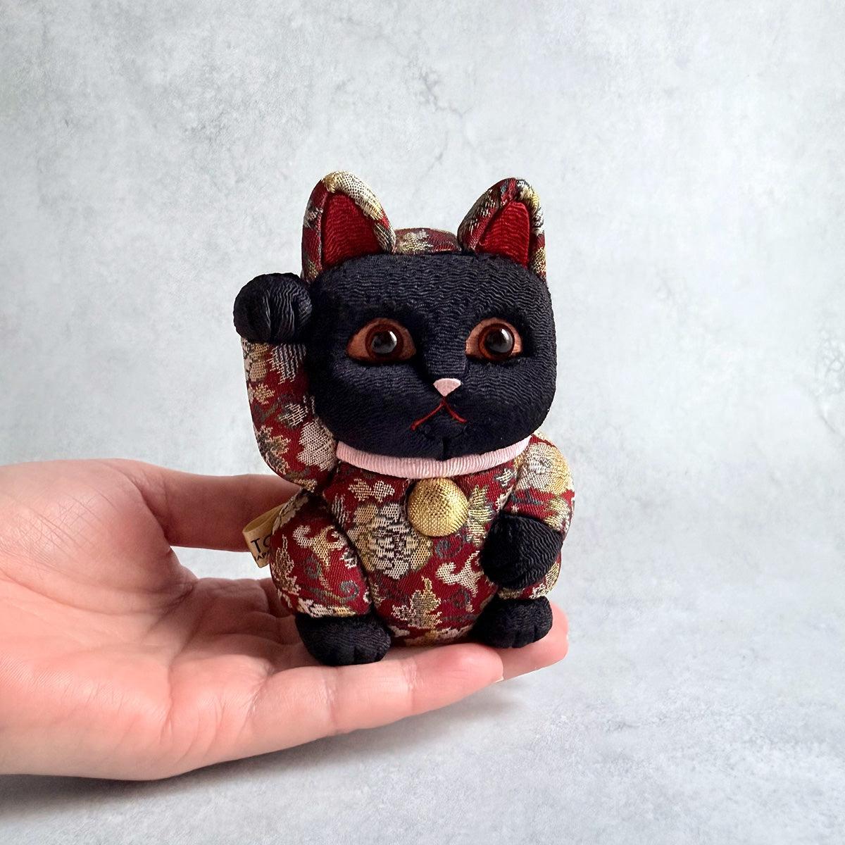 招き猫｜名物裂 S | 江戸木目込み | 柿沼人形 ｜BECOS