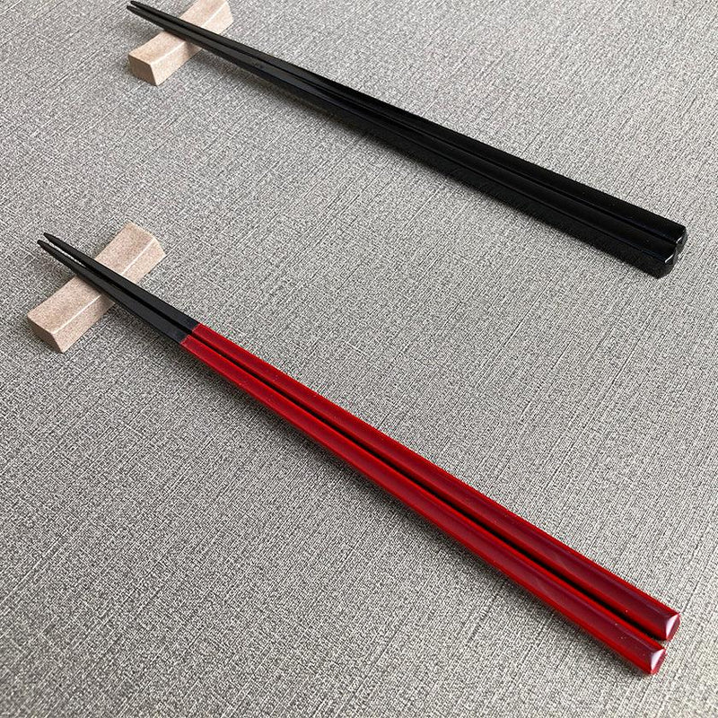 【夫婦箸】黒檀 四角 漆塗 箸置付 (21.5, 23.0cm) | 若狭塗 | 箸蔵まつかん