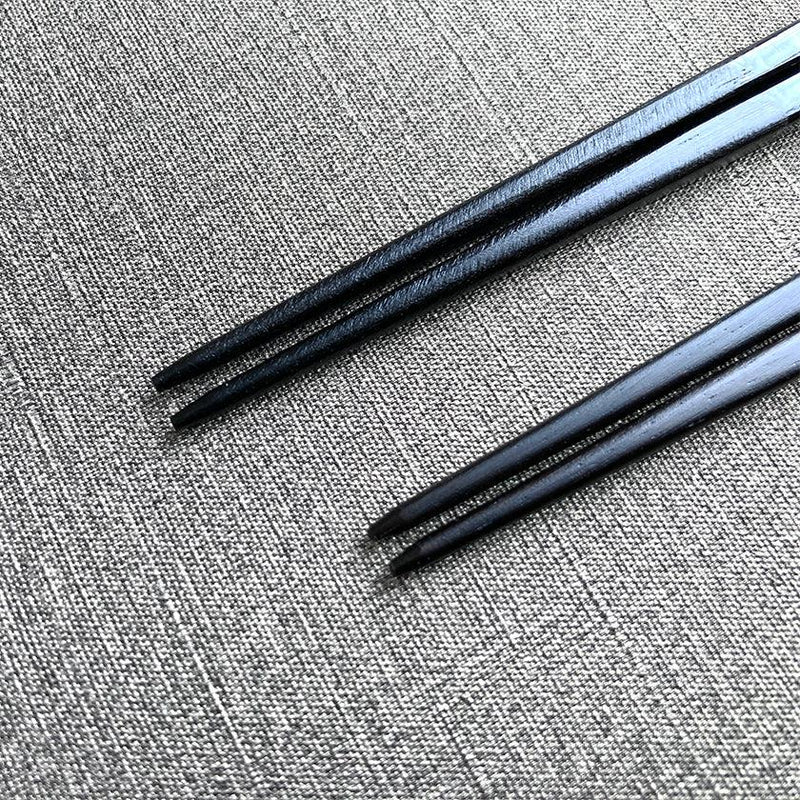 【夫婦箸】黒檀 四角 漆塗 箸置付 (21.5, 23.0cm) | 若狭塗 | 箸蔵まつかん