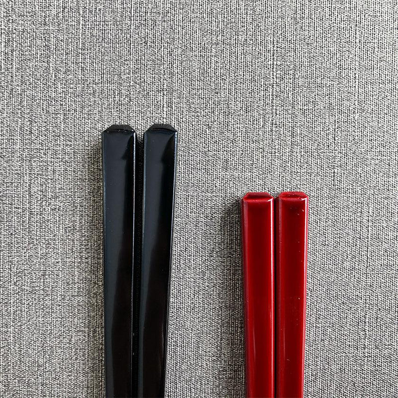 【夫婦箸】黒檀 四角 漆塗 箸置付 (21.5, 23.0cm) | 若狭塗 | 箸蔵まつかん