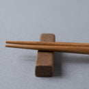 【箸】HASHIKURA SEASON 01 オーク 八角 箸置付 ギフト箱付 (食洗対応) | 若狭の塗箸 | 箸蔵まつかん