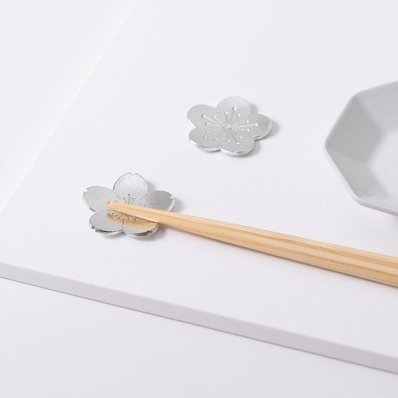 箸置｜ほんの気持ちギフト (箸置 - 花ばな - 梅・桜) | 鋳物 | 能作