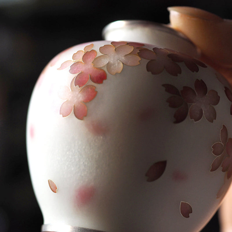 【花瓶】2寸玉形 舞桜文 艶消し仕上げ | 有線七宝 | 加藤七宝製作所