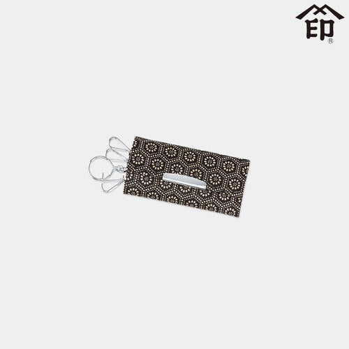 【キーケース】4連式 亀甲 (黒地x白漆) | 甲州印伝 | 印傳屋