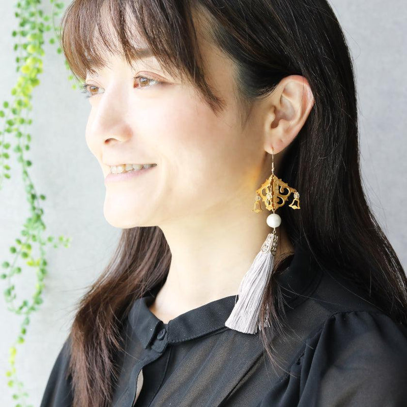 【ピアス/イヤリング】グレー・コットンパール白 | 京仏壇・京仏具 | KYO CRAFT IWATA HOURAIYA