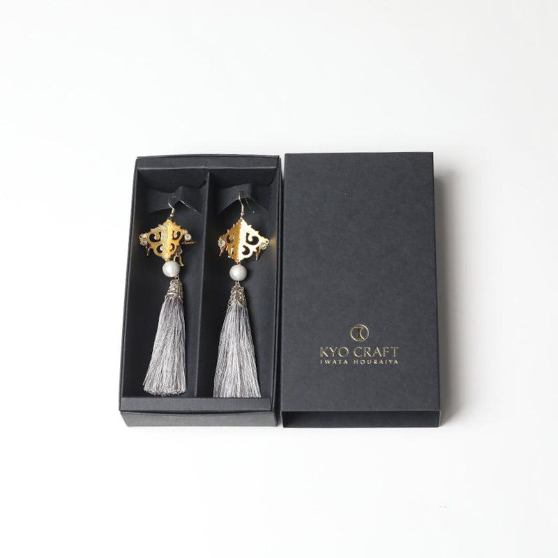 【ピアス/イヤリング】グレー・コットンパール白 | 京仏壇・京仏具 | KYO CRAFT IWATA HOURAIYA