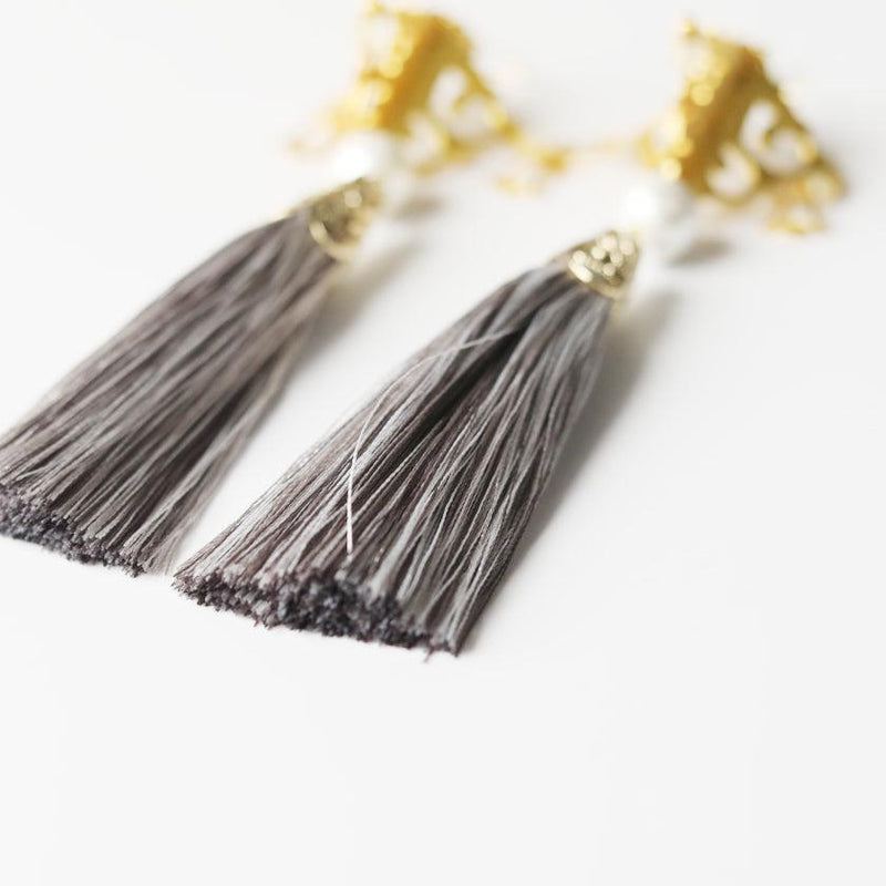 【ピアス/イヤリング】グレー・コットンパール白 | 京仏壇・京仏具 | KYO CRAFT IWATA HOURAIYA