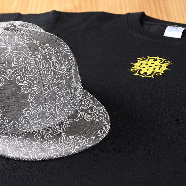アイヌ文様Tシャツ 着用