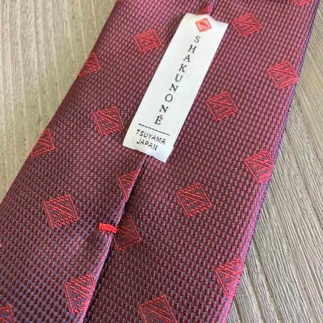 【ネクタイ】 温かな臙脂 オリジナルロゴ | 国産シルク | SHAKUNONE