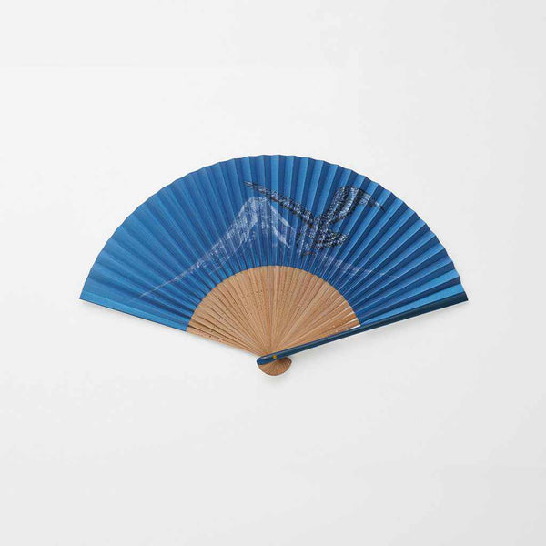 親骨 (両端の太い骨)の色は「青」から「唐木（茶）」に、変更になりました。