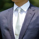 【ネクタイ】シルバーホワイト 雅 33匁シルクサテン | 郡内織物 | 富士桜工房