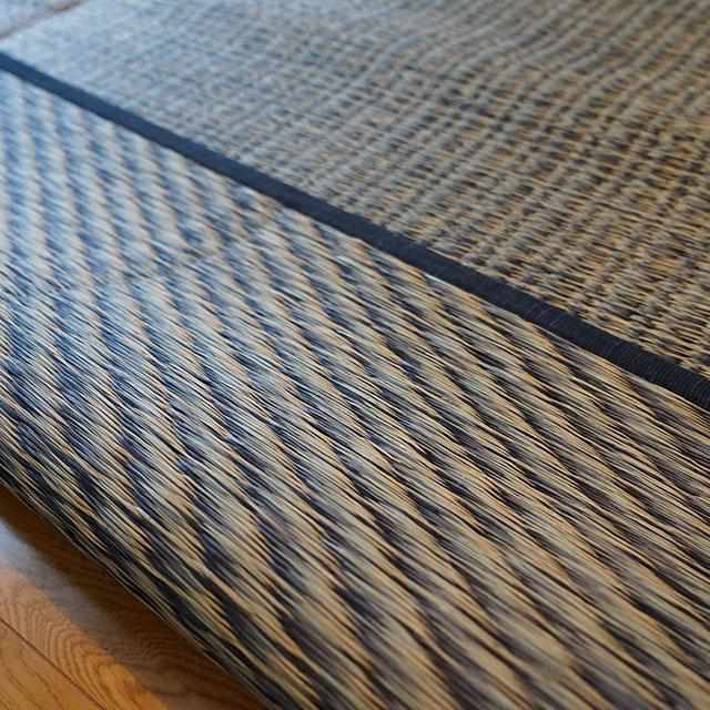 【い草-畳】イケヒコ い草ラグ カロン 黒 (M : 190×250cm, L : 190×300cm)