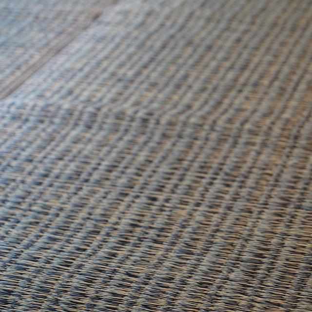 【い草-畳】イケヒコ い草ラグ カロン 黒 (M : 190×250cm, L : 190×300cm)