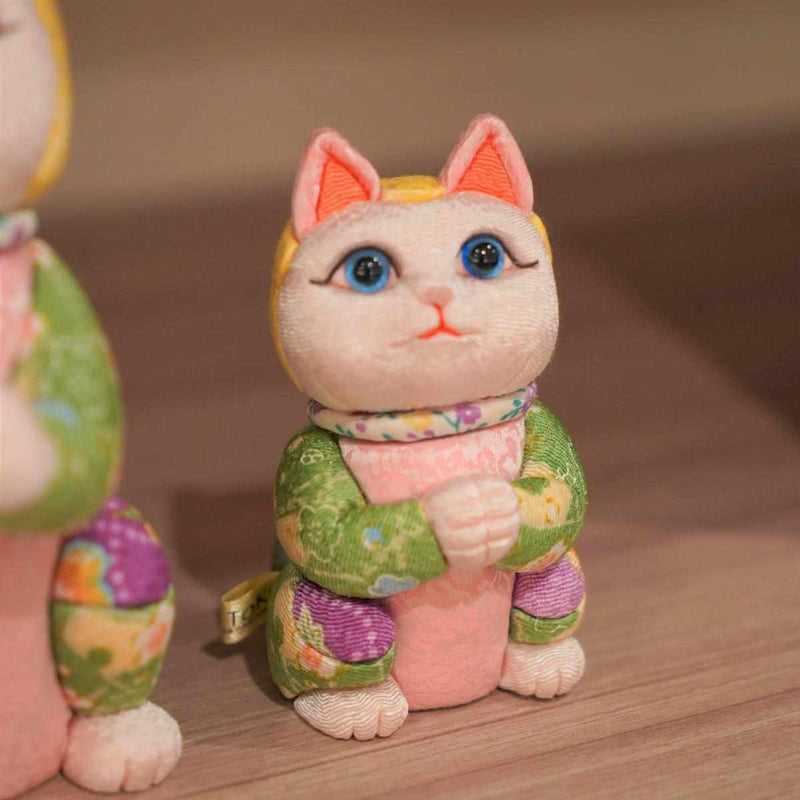 【招き猫】招き猫 星に願いを (ちりめん多色) | 江戸木目込み | 柿沼人形