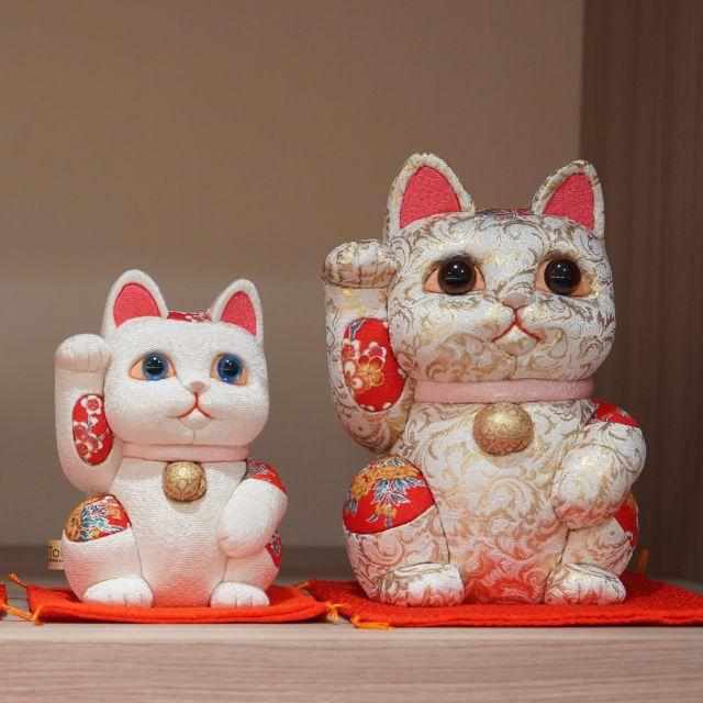 【江戸木目込み】柿沼人形 招き猫 (特大) 正絹緞子