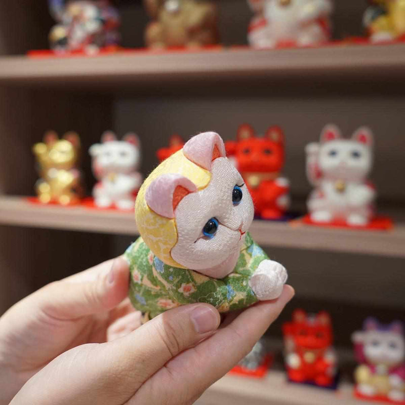 【招き猫】招き猫 星に願いを (ちりめん多色) | 江戸木目込み | 柿沼人形