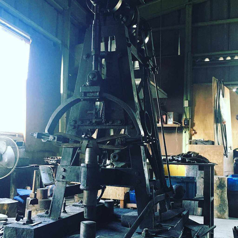 【三徳包丁】本鍛造 黒打 三徳包丁 170mm | 越前打刃物 | 鍛冶工房いわい