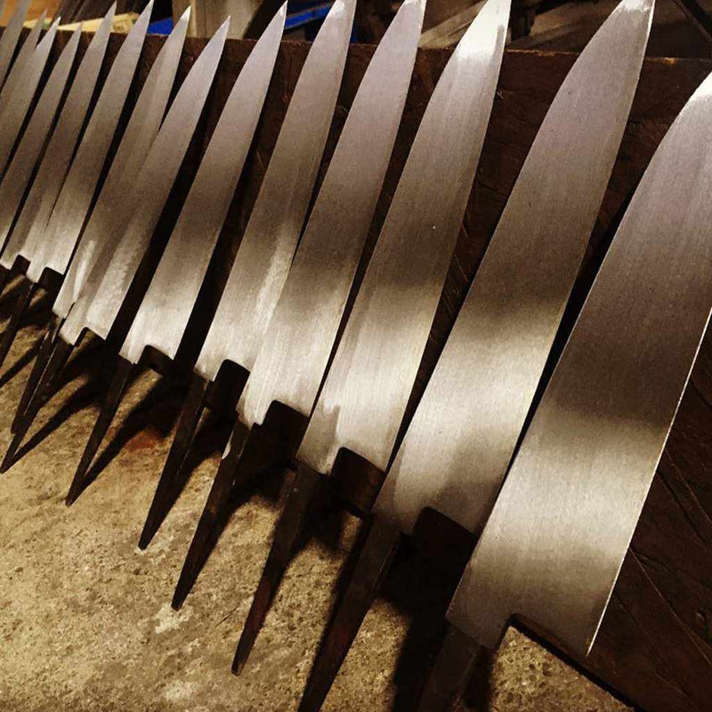 【三徳包丁】本鍛造 黒打 三徳包丁 170mm | 越前打刃物 | 鍛冶工房いわい