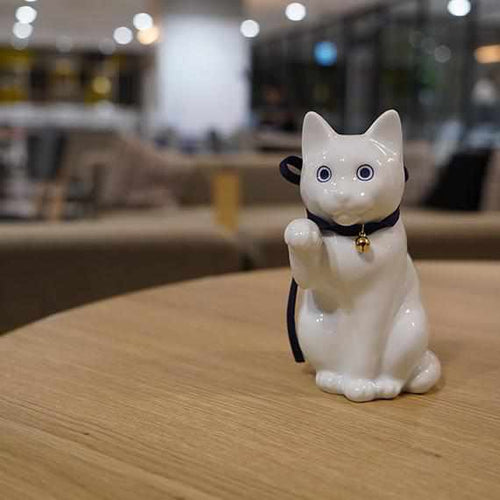 招き猫｜へそくりの招き猫 壱号 白 (中) | 肥前吉田焼 | Kata Koto ｜BECOS