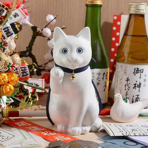 【招き猫】へそくりの招き猫 壱号 白 (中) | 肥前吉田焼 | Kata Koto