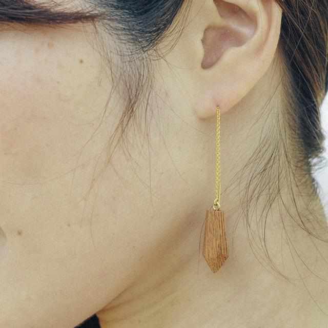 【彦根仏壇】幾木 (井尻彫刻所) びわこのしずく (ピアス／ケヤキ)
