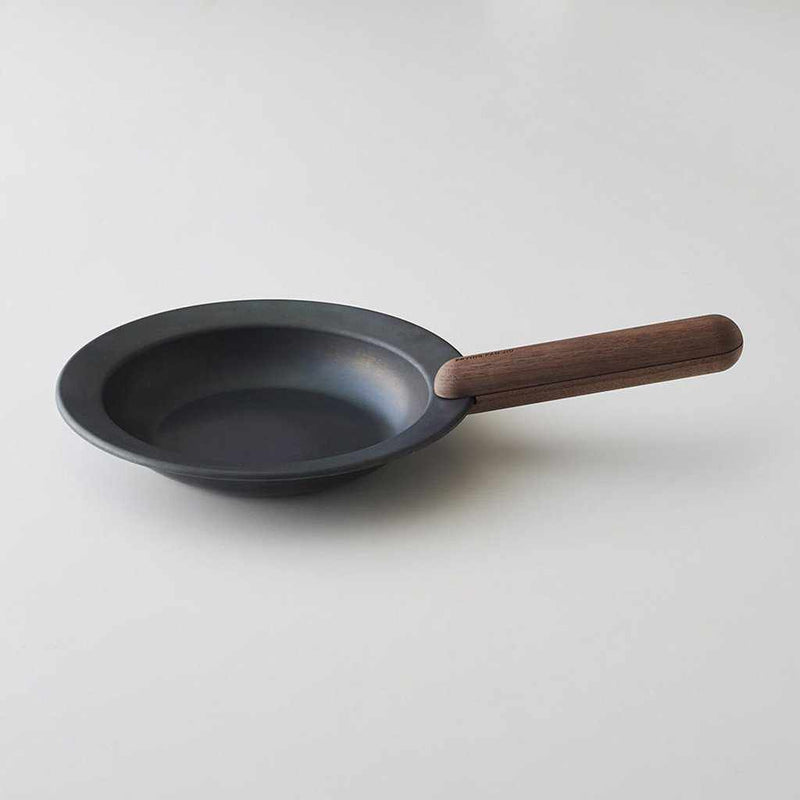 【鉄フライパン】FRYING PAN JIU ハンドルセット（ウォルナット）M | 金属加工 | 藤田金属