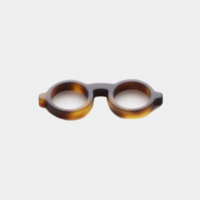 【ピンバッチ】ラペルピン・メガネホルダーになるピンバッチ megane pin (ブラウン) | 鯖江の眼鏡 | 匠市