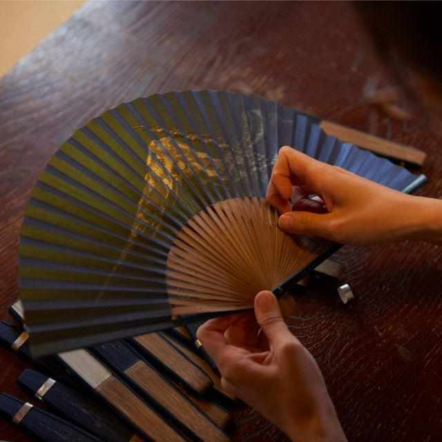 【扇子】色は匂へと 香りの扇 うつし香 あわ雪×沈香 (男女兼用) | 京扇子 | 大西常商店（名入れ受付停止中）
