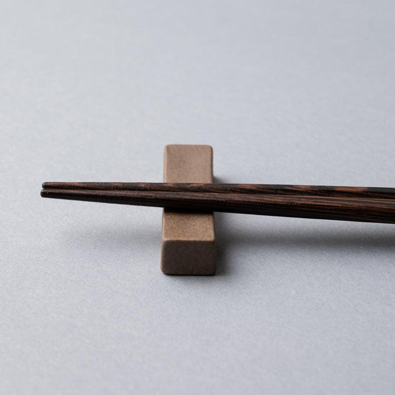 【箸】HASHIKURA SEASON01 風色 ウェンジ八角 (箸置き付) | 若狭塗 | 箸蔵まつかん