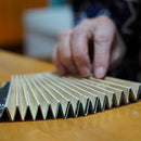 【扇子】女持 箔 橙緑 本煤竹 | 江戸扇子｜雲錦堂 深津扇子店