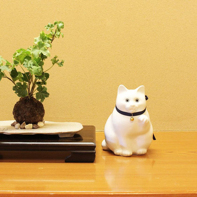 【招き猫】へそくりの招き猫 弍号 白丸 | 肥前吉田焼 | Kata Koto