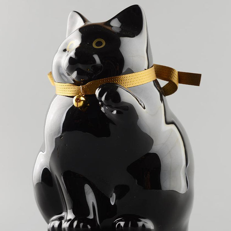 【招き猫】へそくりの招き猫 弍号 黒丸 | 肥前吉田焼 | Kata Koto