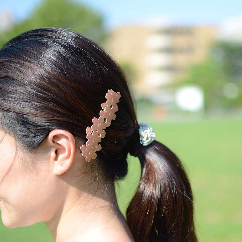 ヘアクリップ　花降ぅり