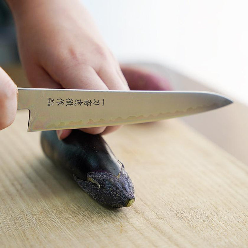 【ペティナイフ】粉末ハイス鋼スーパーゴールド(SG2) (両刃) 樫八角柄 150mm｜BECOSオリジナル | 関の刃物｜一刀斎虎徹