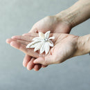 【ブローチ】tint リーフ 生地白 | 京友禅 | Morphosphere