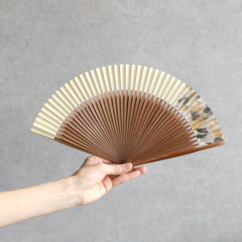 【扇子】箔彩 ベージュ 短地 6.5寸 | 京扇子 | 米原康人