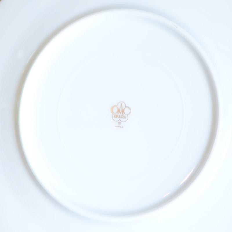 【磁器】大倉陶園 「うまくゆく 回転木馬」コーヒーカップ＆ソーサー・20cmケーキ皿ペアセット